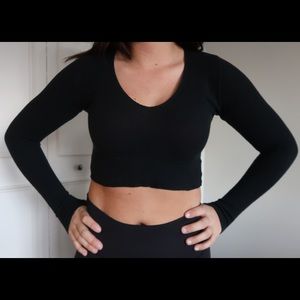 Brandy Melville Black cropped long sleeve